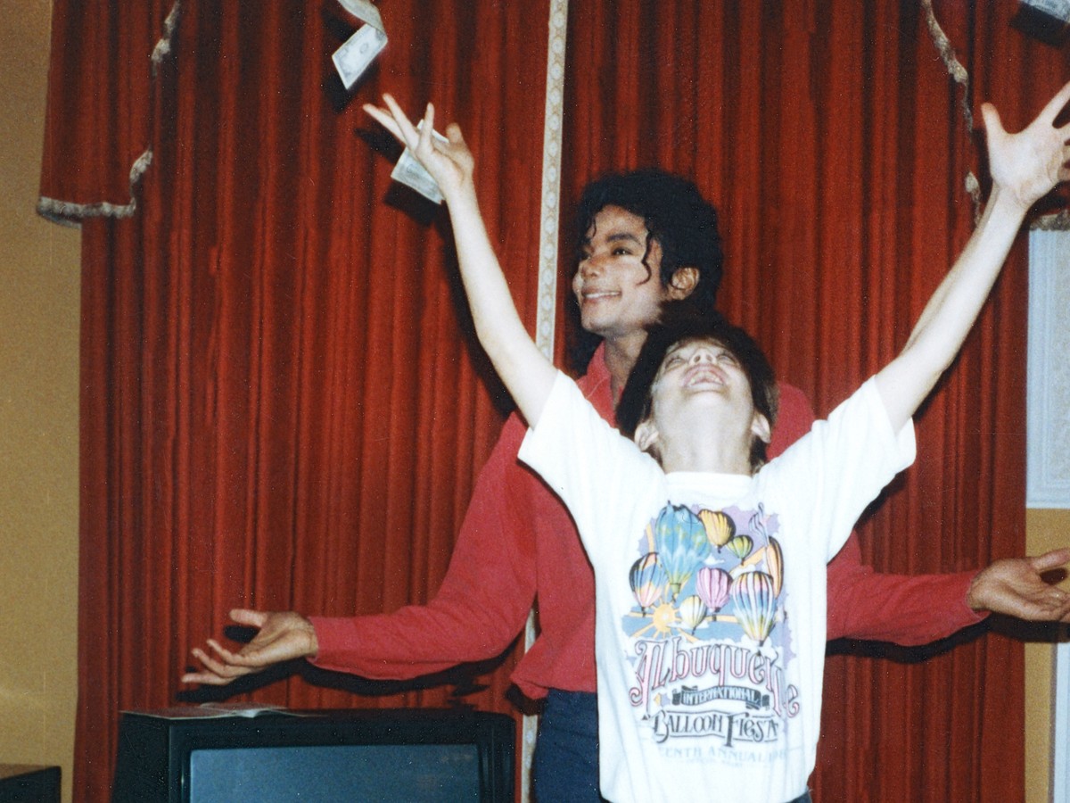 Fuck Boy Sleep Bed Mom - Leaving Neverland' Documentary: What the Parents Knew - The Atlantic