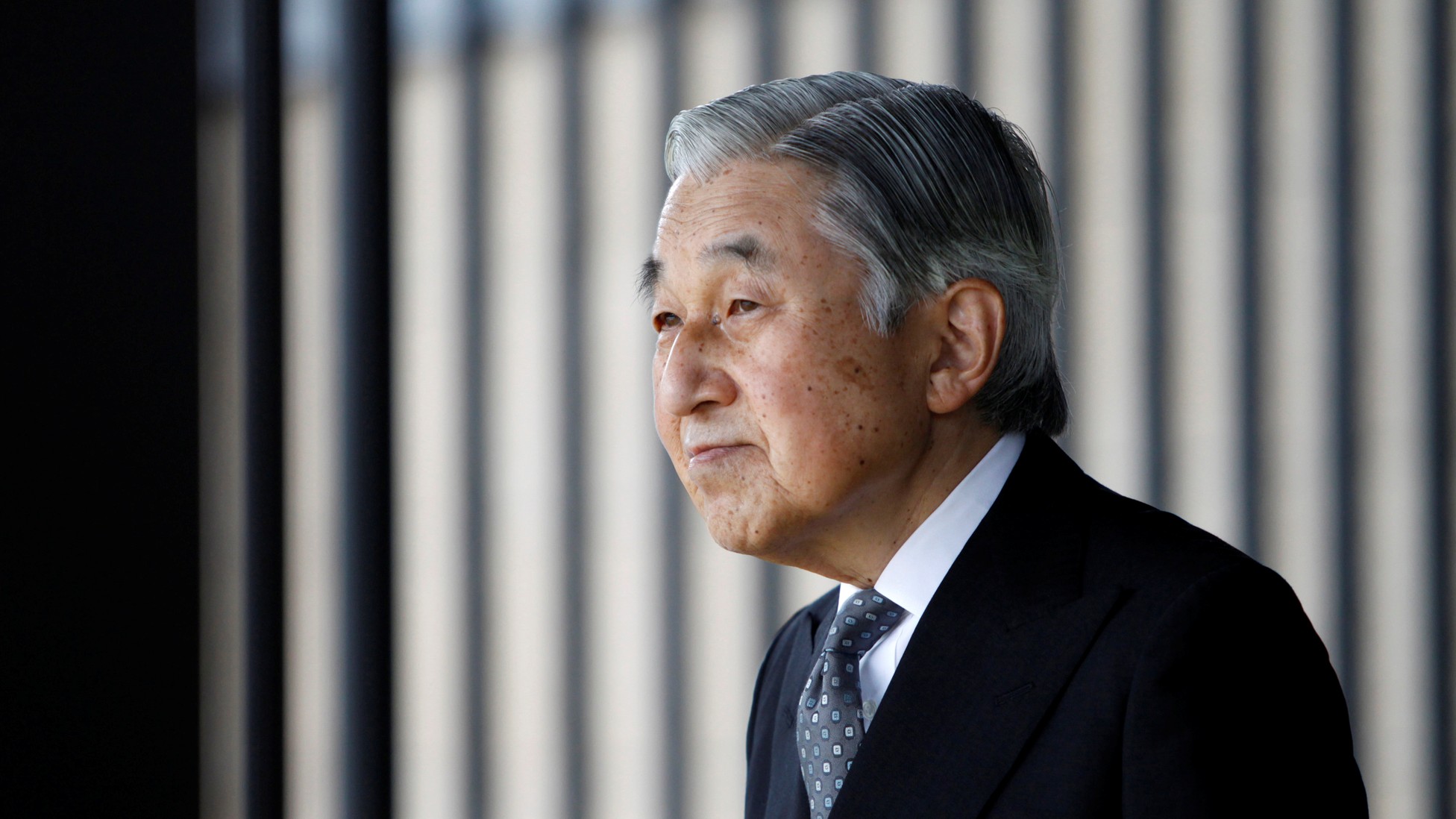 Japan #39 s Lower Parliament Passes Law Allowing Its Emperor to Abdicate