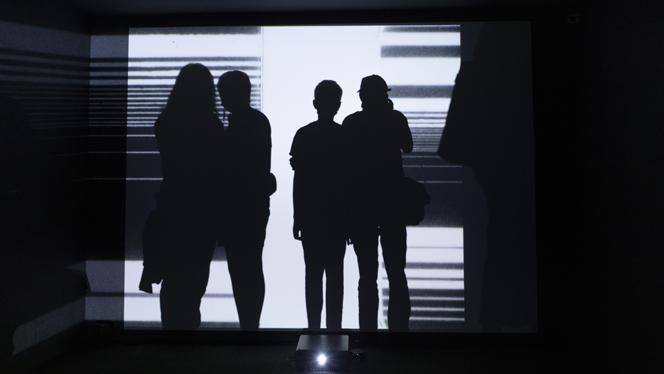 «هرچه بیشتر با جوانان در ارتباط هستم، بیشتر وحشت می‌کنم»