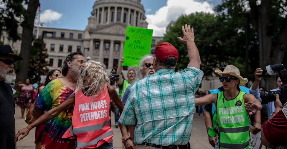 The Mississippi Abortion Ban Is ‘Pure Gaslighting’ - The Atlantic