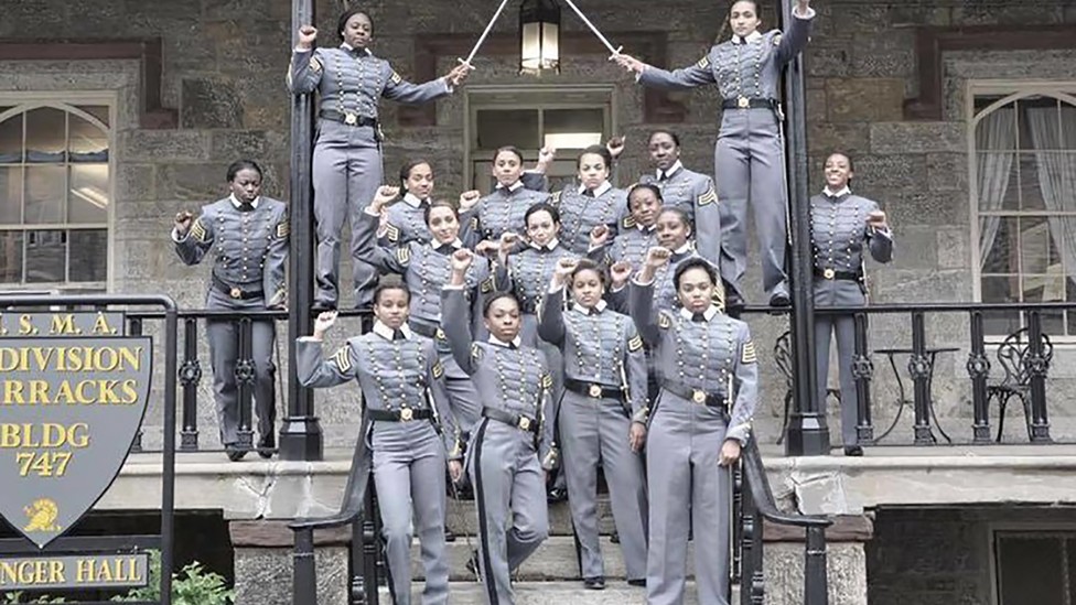 West Point Won't Punish Cadets Seen in Photograph With Their Fists