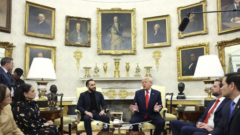 Photo of Donald Trump and Nayib Bukele in the Oval Office