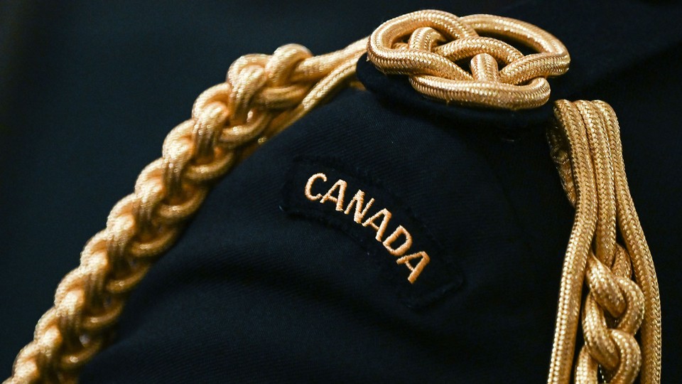 A decorative cord worn in the Canadian Armed Forces
