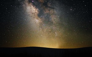 A picture of the Milky Way stretching across the night sky