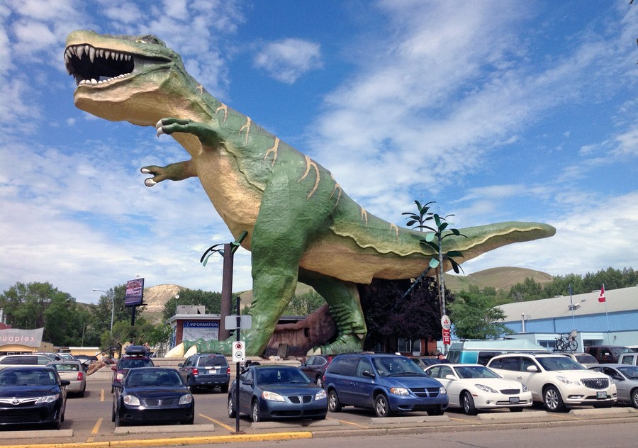 dinosaur statue park