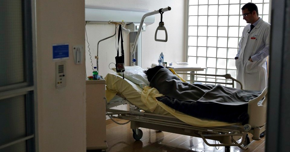 How Doctors Tell Patients They're Going to Die The Atlantic