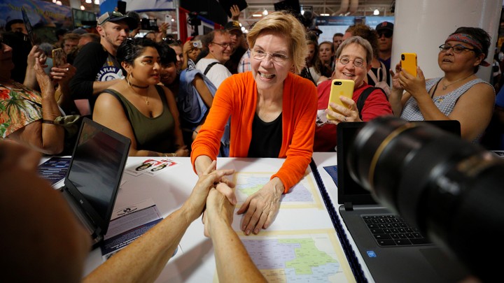 Elizabeth Warren greets people at the Iowa State Fair
