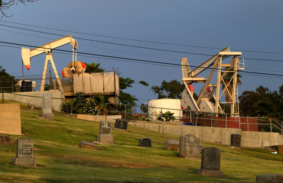 The Urban Oil Fields of Los Angeles - The Atlantic