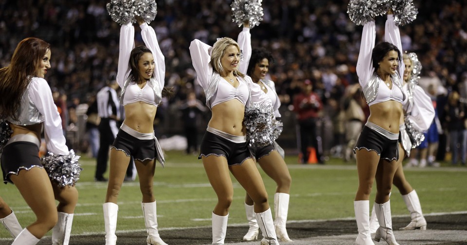 How Much Do Dallas Cowboys Cheerleaders Make? - BroBible