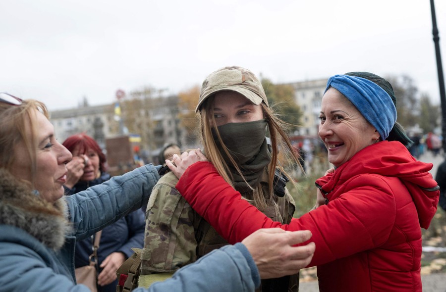 Photos: Celebrations as Ukraine Retakes Kherson - The Atlantic