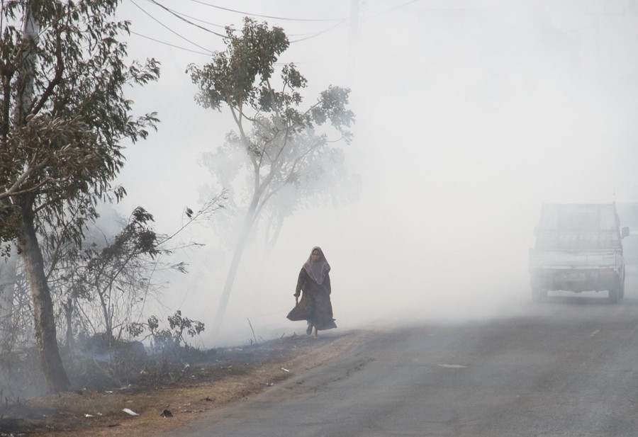 Fires In Indonesia Blanket Islands And Cities In Smog: Photos - The ...