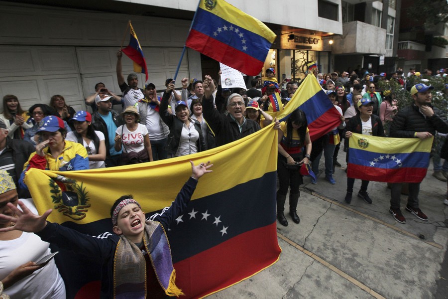 Photos A Venezuelan Opposition Leader Declares Himself Interim