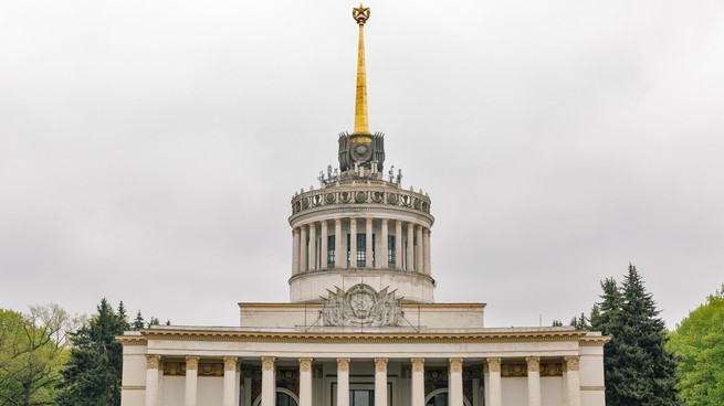 Central pavilion of the National Expocenter of Ukraine.