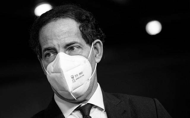 Jamie Raskin wearing a mask