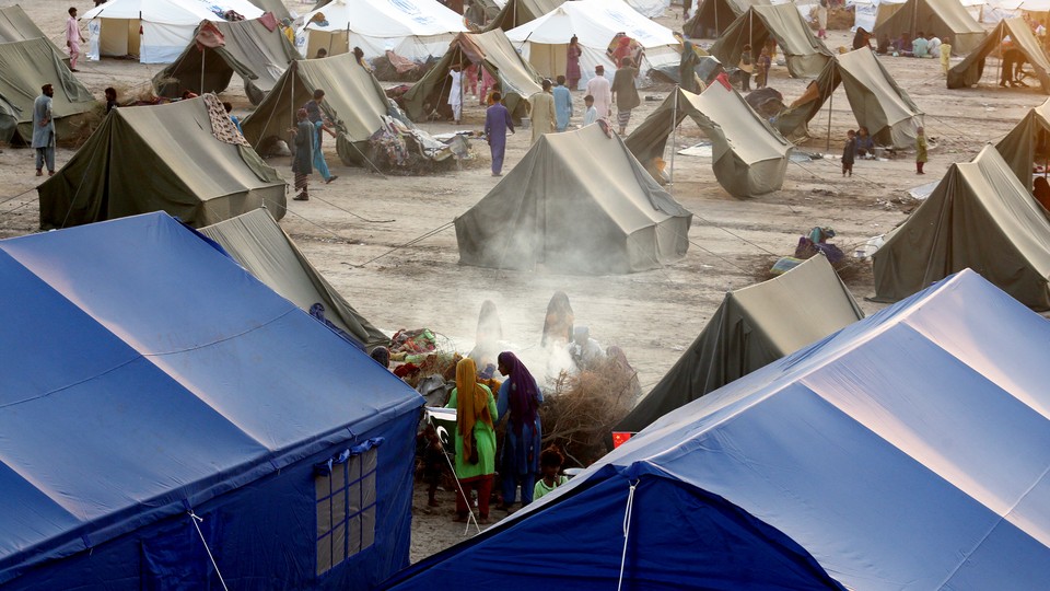 A photo of an encampment of tents for people displaced by Pakistan's floods