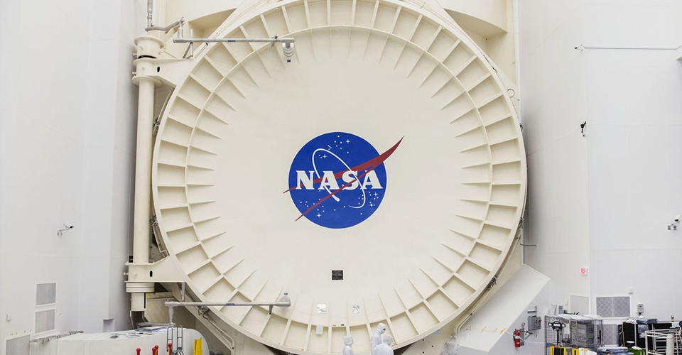 James Webb Space Telescope: Who Should Pay for Mistakes? - The Atlantic