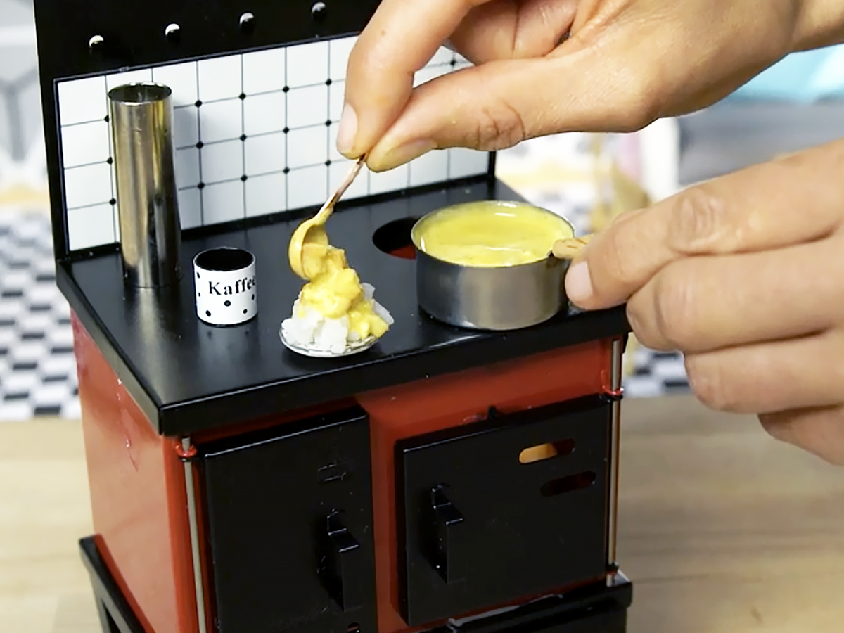 Japanese r cooks edible miniature foods using miniature
