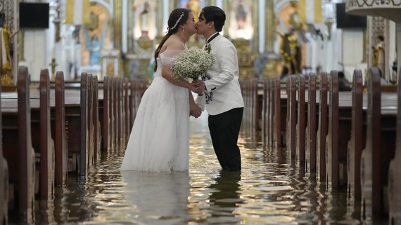Photos: A Flooded Wedding