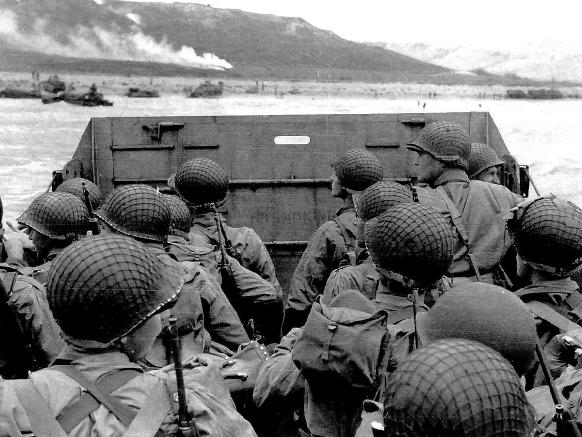 First Wave at Omaha Beach - The Atlantic