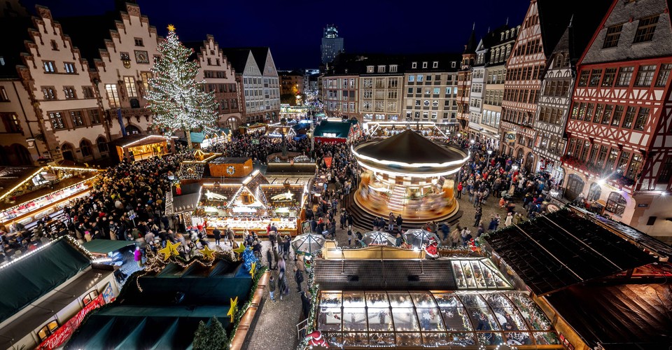 Photos: Europe’s Christmas Markets Return (20 photos)