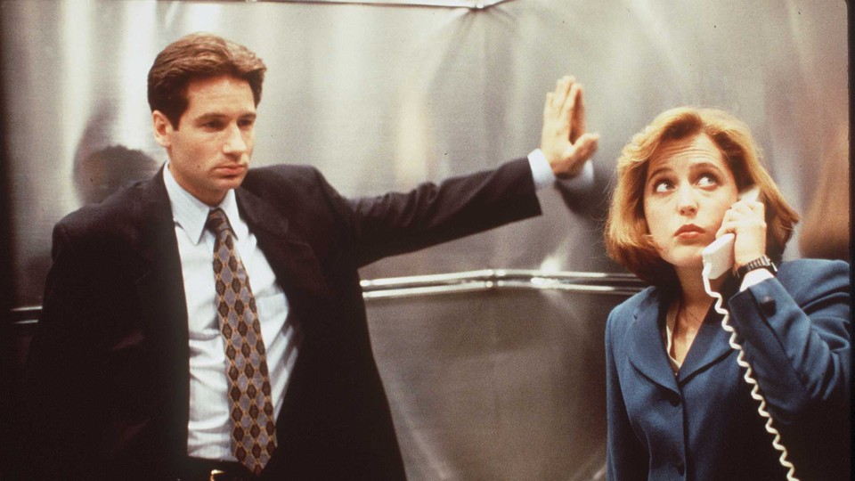 David Duchovny (left) and Gillian Anderson (right) in 'The X-Files'