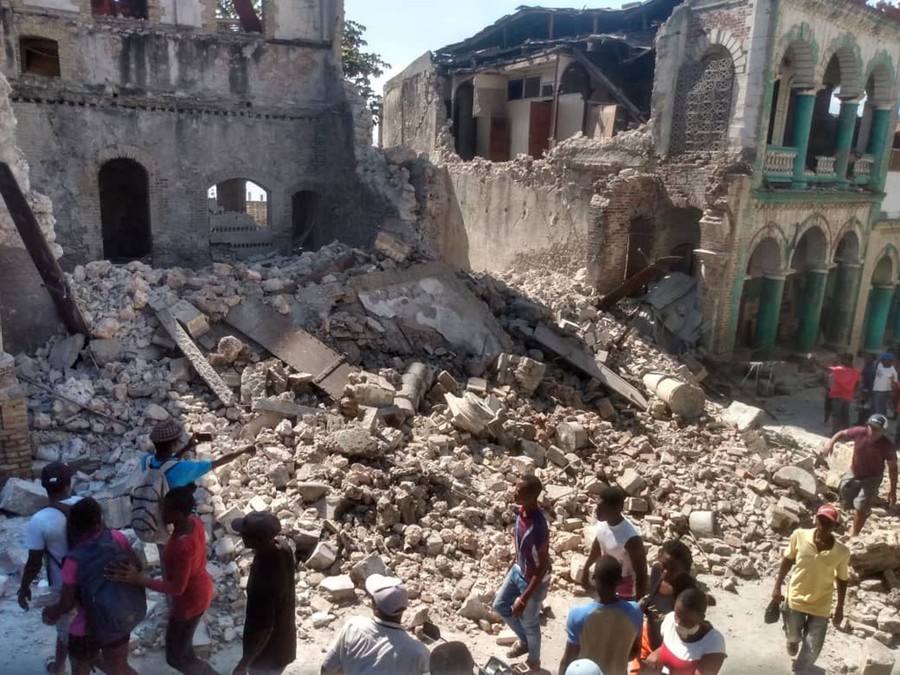 Photos A Horrific Earthquake in Haiti The Atlantic