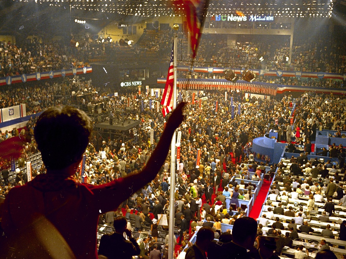 Edward R. Murrow: The World on His Back | The New Yorker, image size:1200x900