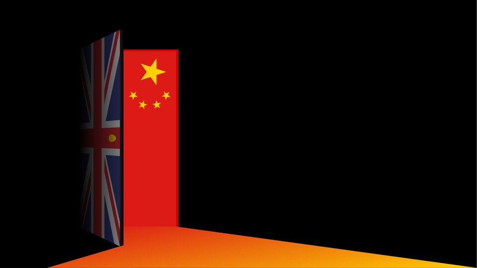 A door with the British flag opens to reveal the Chinese flag