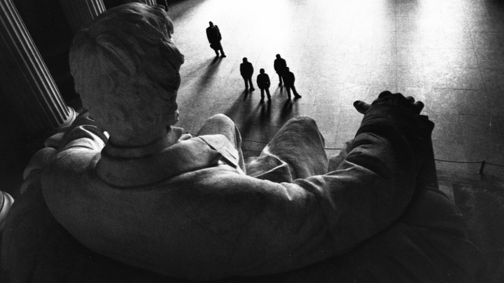 photo of the Lincoln Memorial