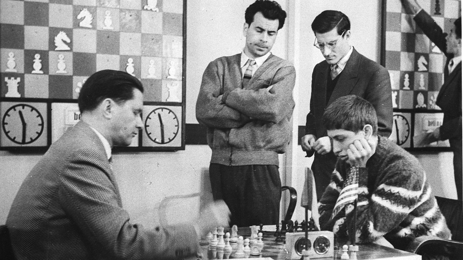 How did Bobby Fischer become a grandmaster at such a young age