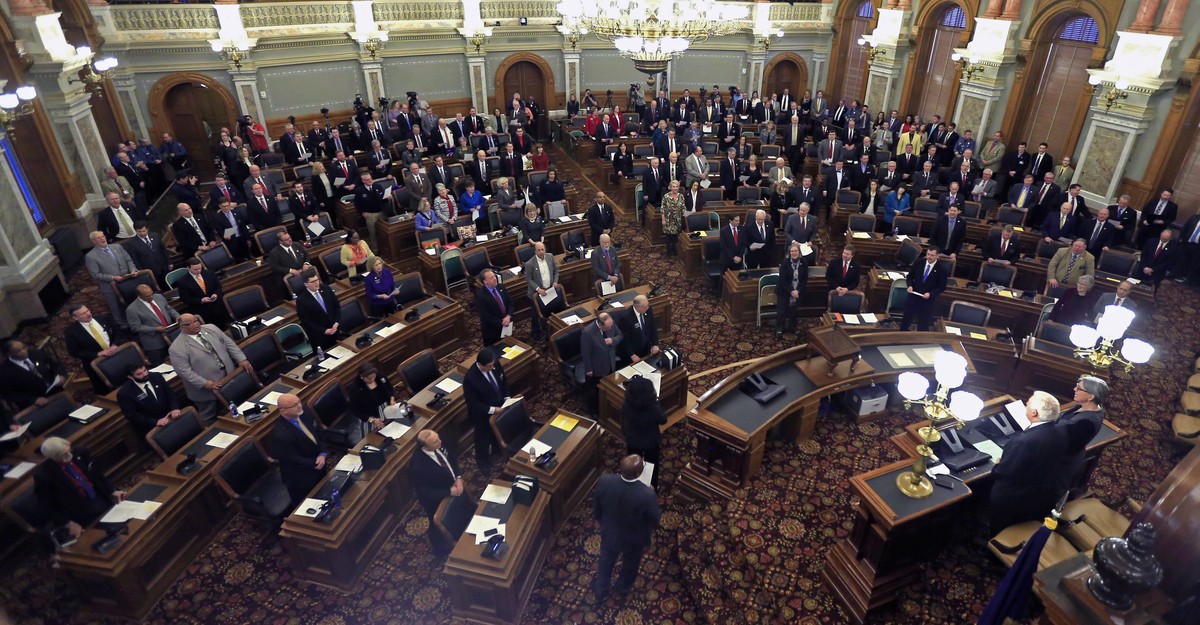 Moderates Sweep Kansas Primaries in Backlash Against Brownback The