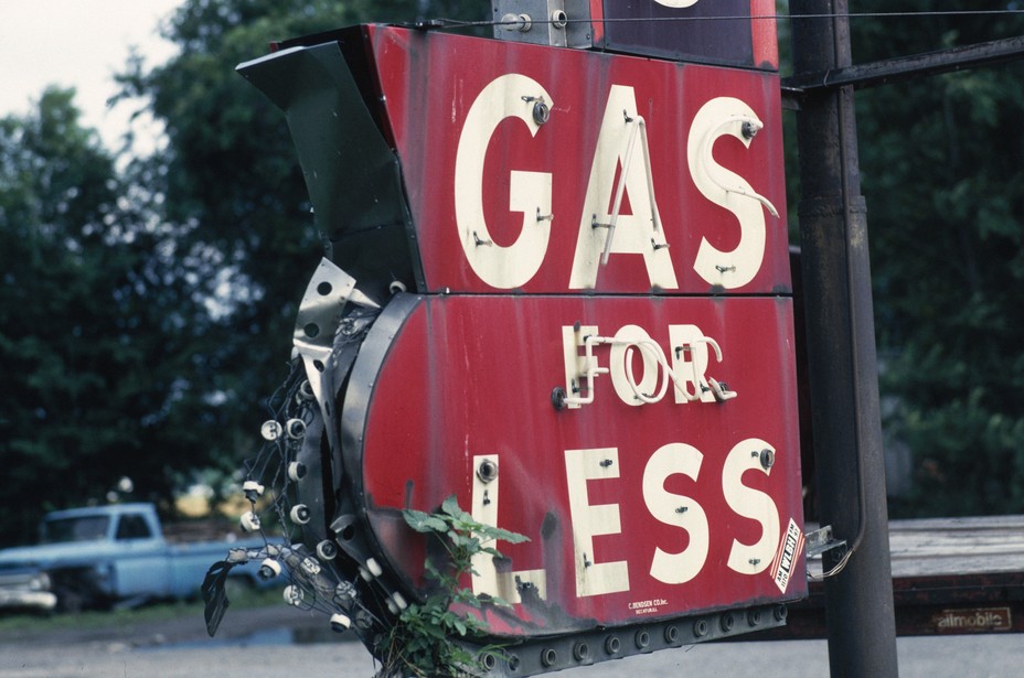 2026_04_11_The Romance of the Gas-Station Sign_12.jpg