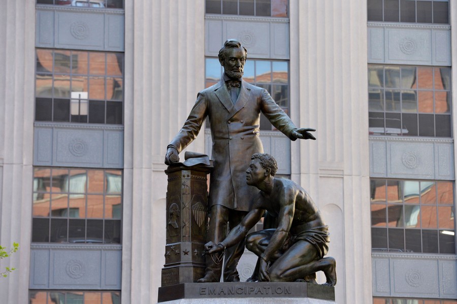 photos-the-statues-brought-down-since-the-george-floyd-protests-began