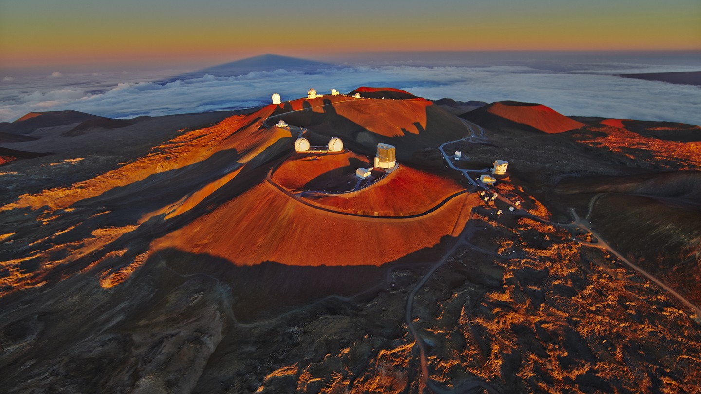 The Thirty Meter Telescope and a Fight for Hawaii's Future - The Atlantic