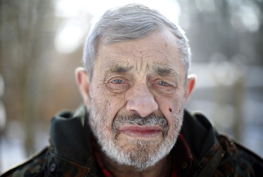 german man living with wolves