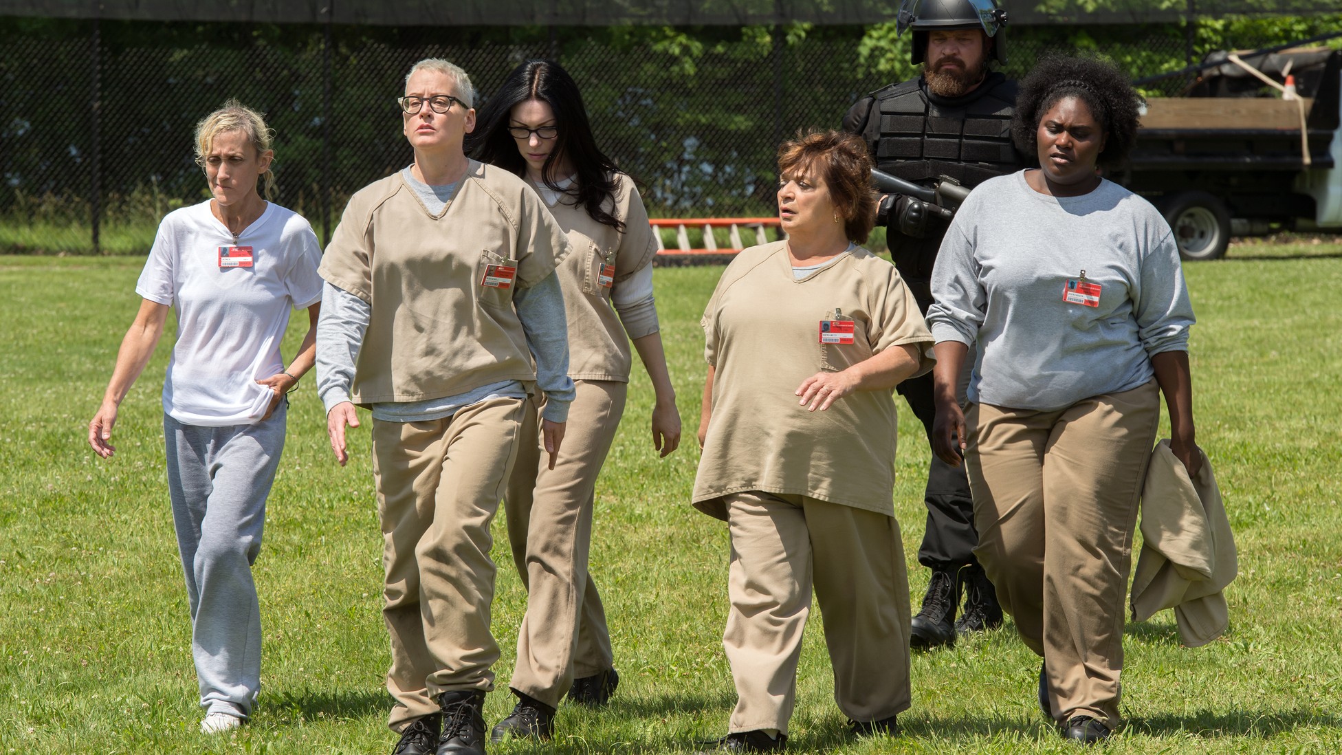Orange Is The New Black Review Season Four Episode One Work That Body For Me The Atlantic