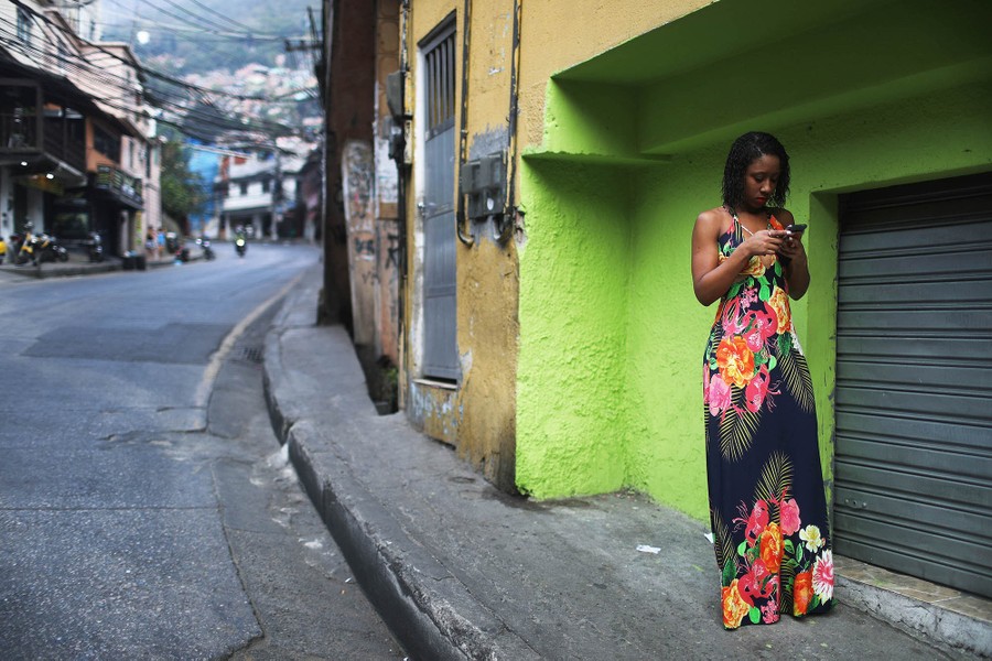 Army Troops Deployed In Rio Slum To Fight Drug Gang Violence The Atlantic