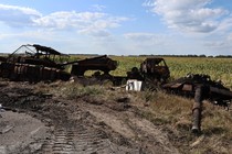 Photo of destroyed Russian tanks in the Ukrainian countryside
