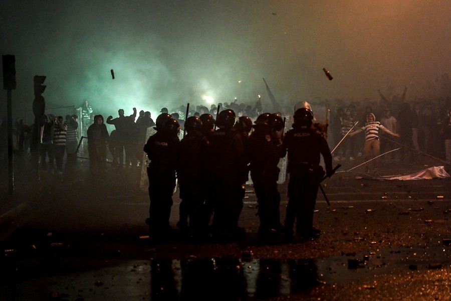 Photos of the Week: Sandy Hooves, Sunny Park, Count Binface - The Atlantic