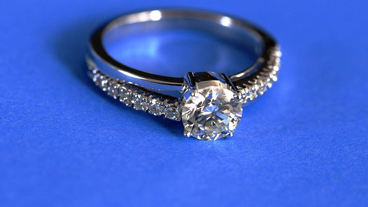 erectie vlot etiquette How an Ad Campaign Invented the Diamond Engagement Ring - The Atlantic