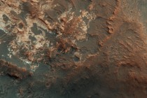  Mawrth Vallis, a valley between Mars's northern lowlands and southern highlands