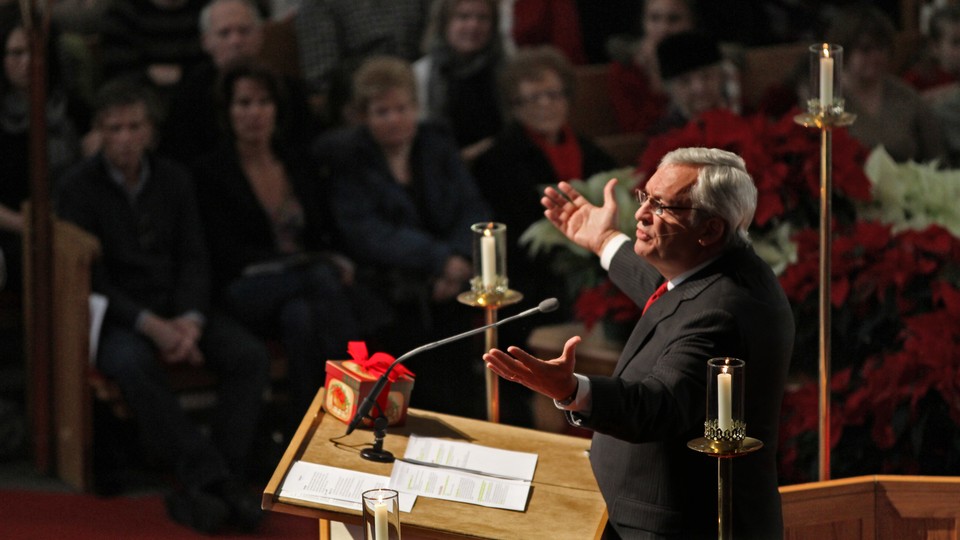 Leith Anderson stands at a lectern at a Minnesota church.
