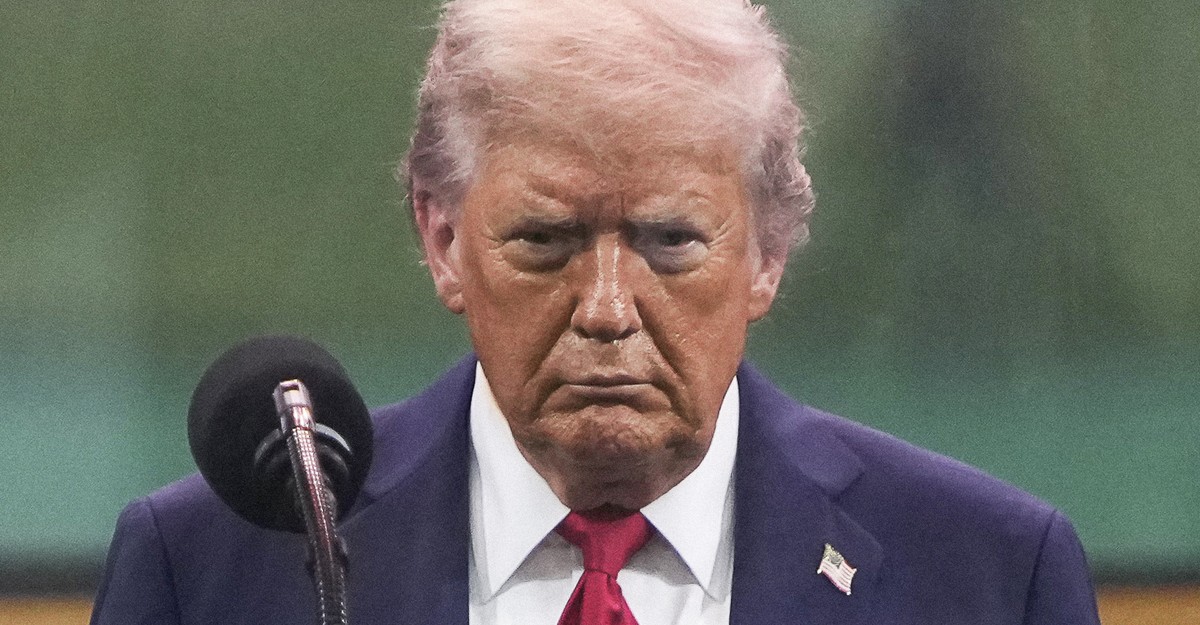 https://cdn.theatlantic.com/thumbor/RU7vNtmSmqdoTZQ-Z4Kbf0eUyf8=/0x0:1891x985/1200x625/media/img/mt/2025/06/2025_06_16_Trump_Sad_Parade/original.jpg