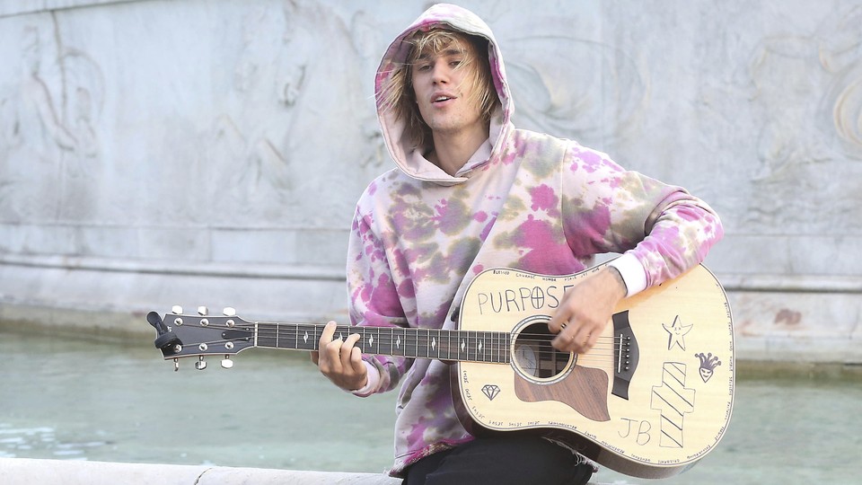 Justin Bieber on guitar in London