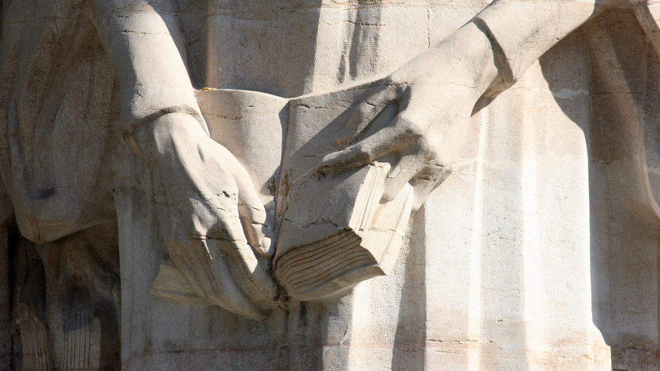 تلاش برای «مرتبط» جلوه دادن علوم انسانی را متوقف کنید