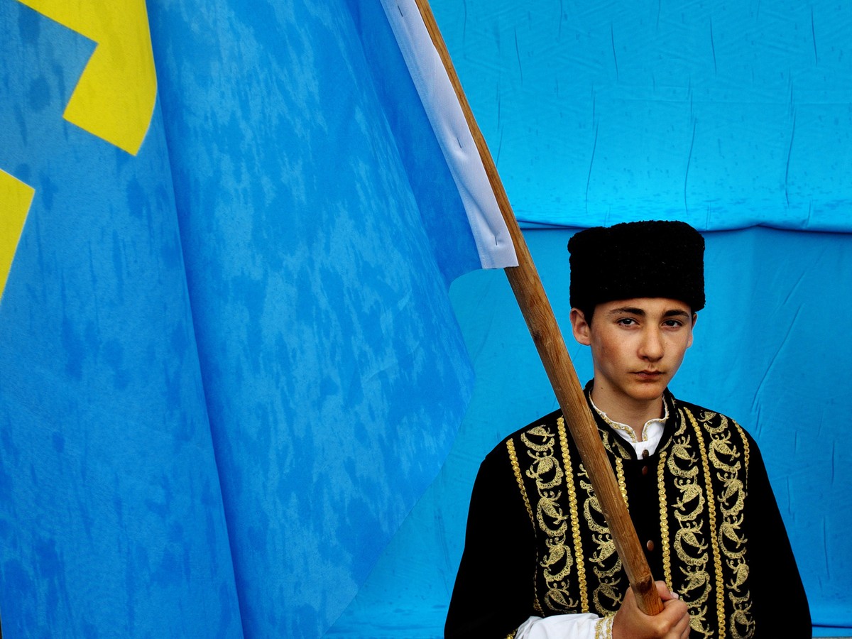 Exploring the Complex History of Crimean Tatar Fashion