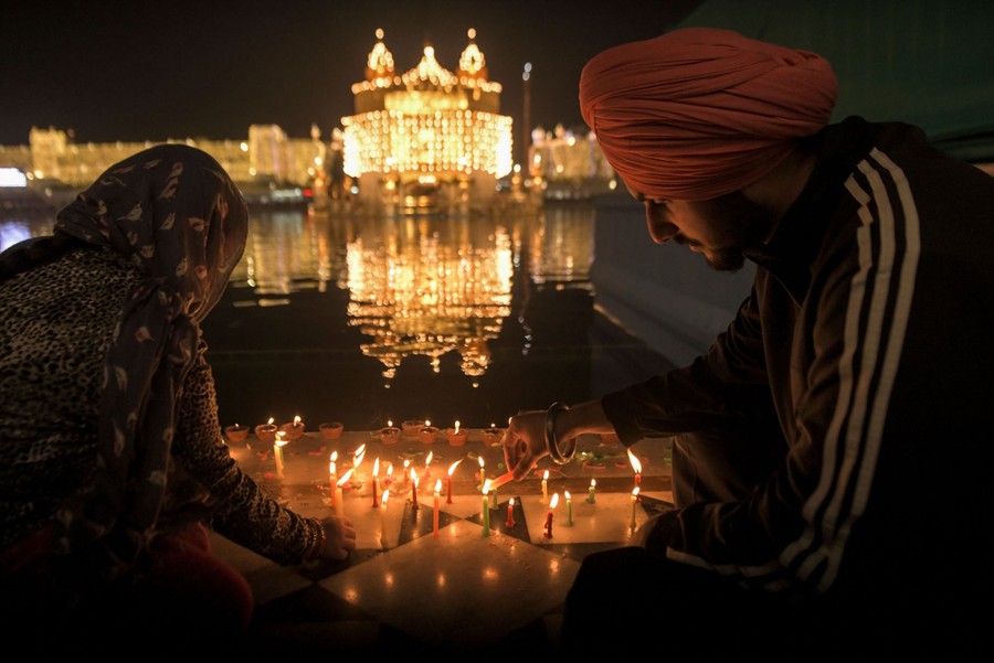 Photos of the Week: Golden Monkey, Bubble Dining, Water ...