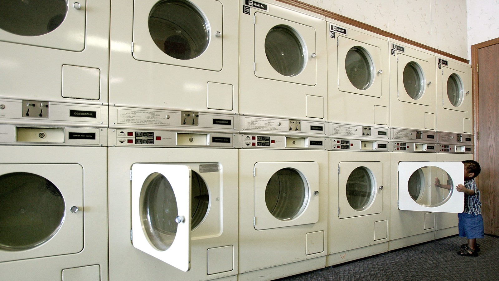 large capacity laundromat near me