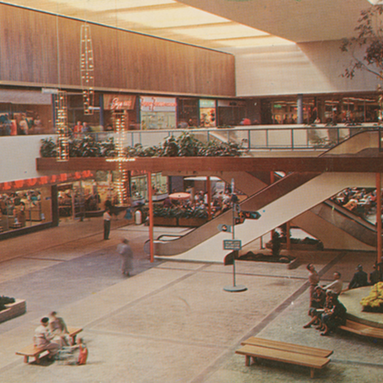 Mall stores of the '80s and '90s we miss: A look back 