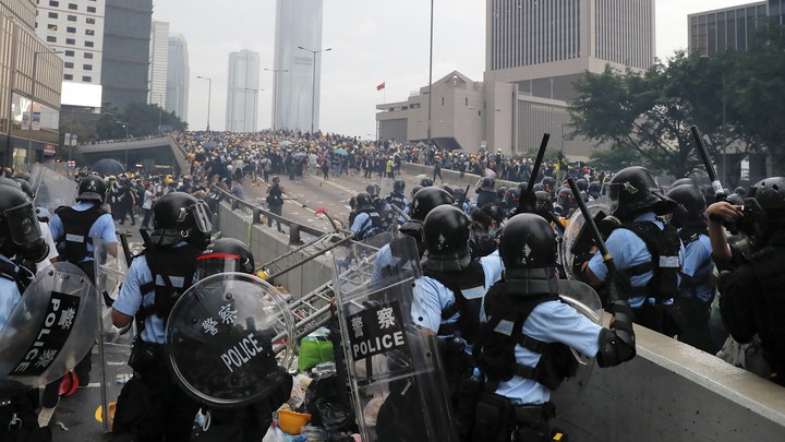 Hong Kong S Protesters Should Look To Solidarity Not Tiananmen The Atlantic